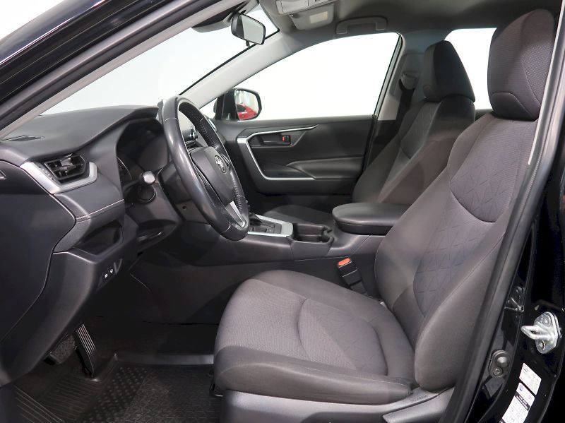 Toyota RAV4 (2021) ACTIVE 2.5 HYBRID 131KW - fotka 13 z 32