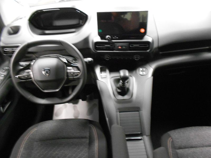 Peugeot Rifter LONG ALLURE BlueHDi 130 M6 - fotka 4 z 10