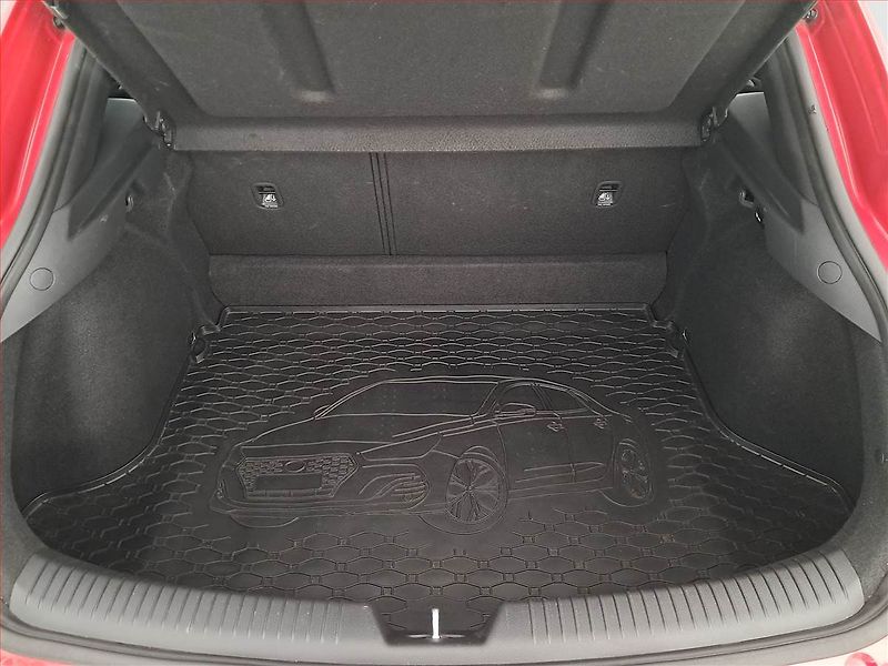 Hyundai i30 (2018) 1.4 T-GDI, Serv.kniha - fotka 13 z 16