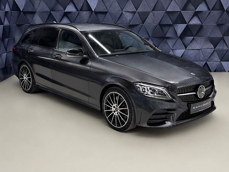 Mercedes-Benz Třídy C 300d AMG, WEBASTO, BURMESTER, - fotka 4 z 22