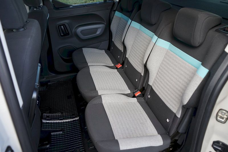 Citroën Berlingo (2019) BlueHDi 130 S&S Shine - Webast - fotka 12 z 30