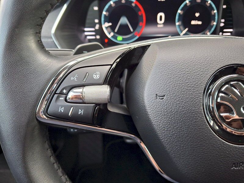 Škoda Octavia (2021) Combi Stale Plus DSG 4x4 2,0TD - fotka 17 z 35