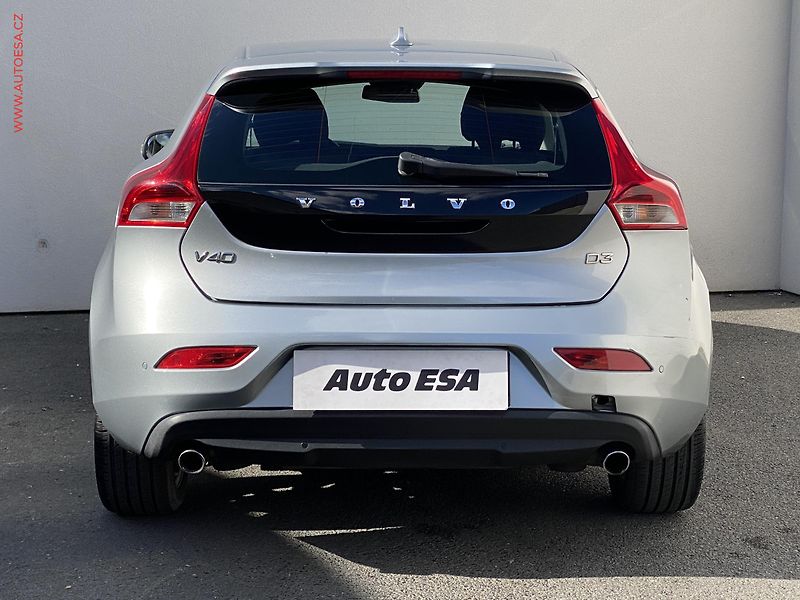 Volvo V40 (2013) 2.0D, AT, tempo, park.asist - fotka 5 z 17