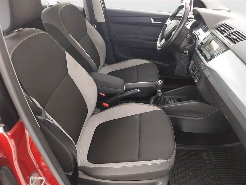 Škoda Fabia (2015) Ambition Plus 1.2 TSI, ČR - fotka 9 z 14