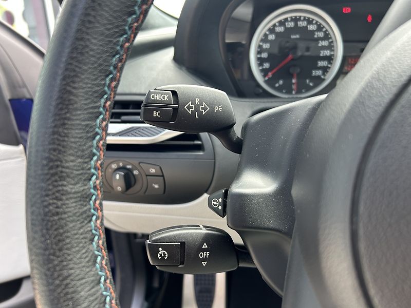 BMW M6 E63 V10 Coupe - fotka 23 z 35