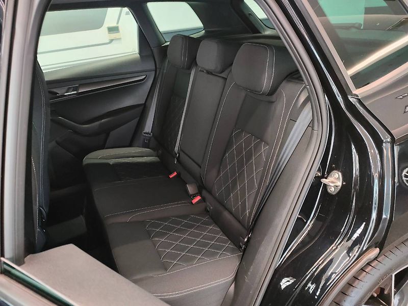 Škoda Karoq (2021) Sportline 2.0 TSI 4x4 (140kW/1 - fotka 9 z 31