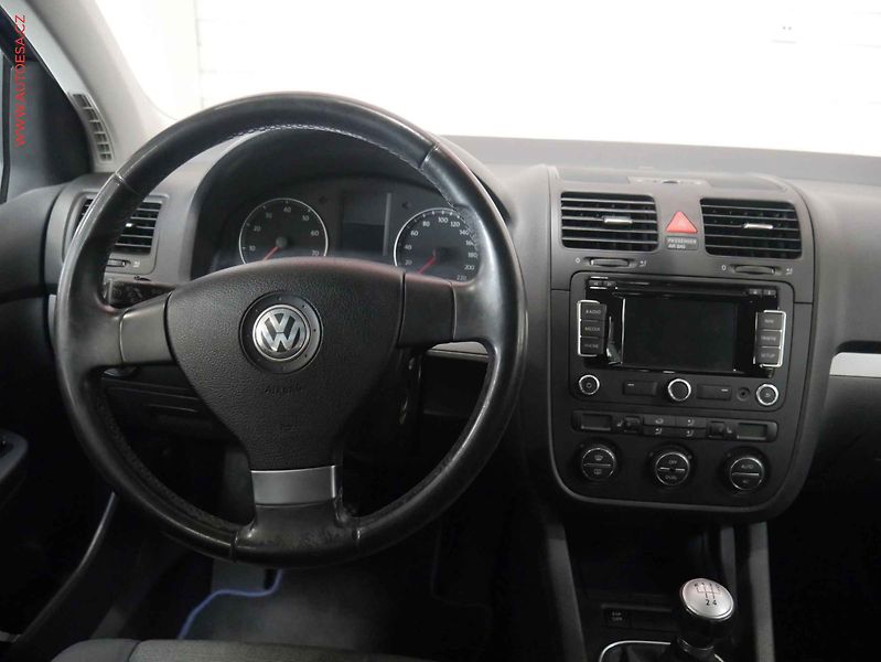 Volkswagen Golf (2007) 1.4i, autoAC - fotka 11 z 17