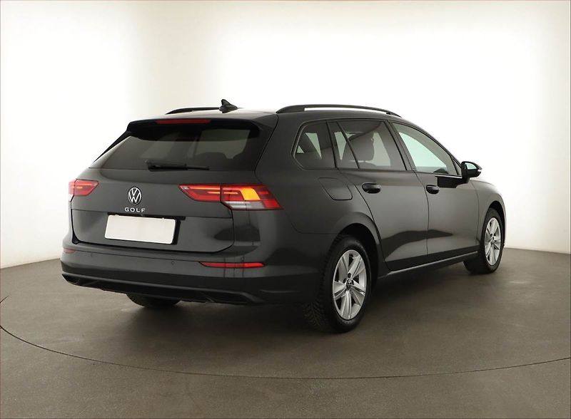 Volkswagen Golf (2023) Life 2.0 TDI, Automat - fotka 5 z 20