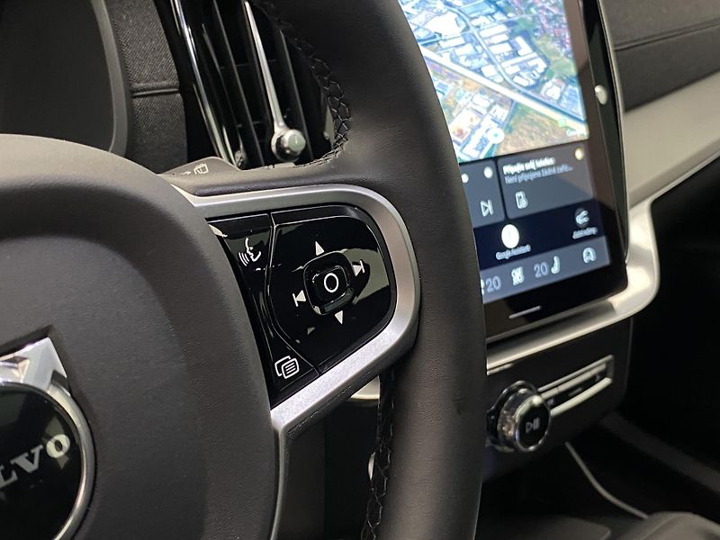 Volvo XC90 T8 RECHARGE BLACK EDITION 7m - fotka 21 z 72