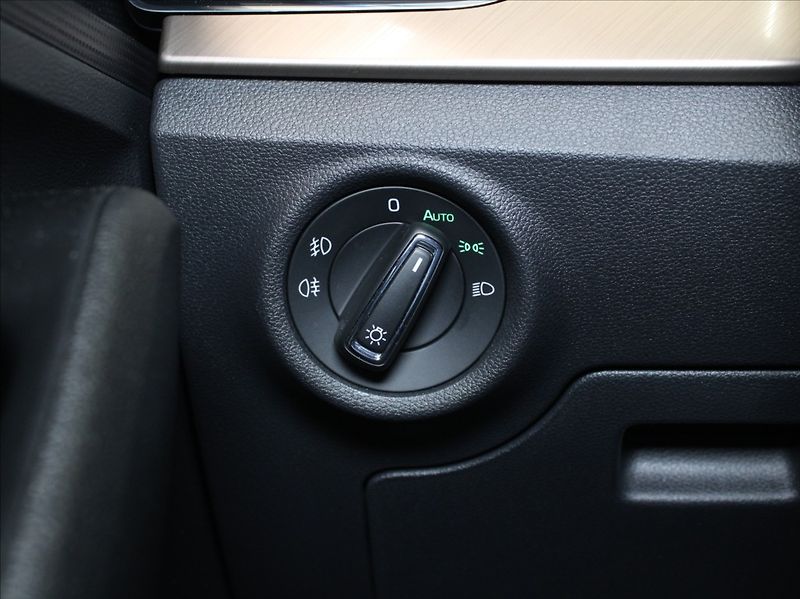 Škoda Kamiq 1,5 TSi 110kW Style 2xSady k. - fotka 18 z 22