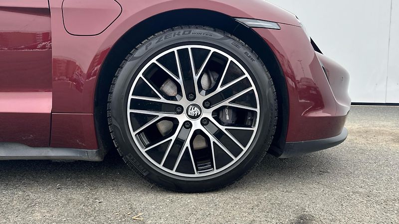 Porsche Taycan Sport Turismo - fotka 10 z 29