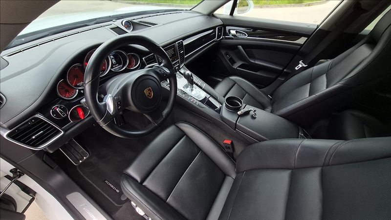 Porsche Panamera 3,0 309 KW Sport Chrono DPH - fotka 9 z 25