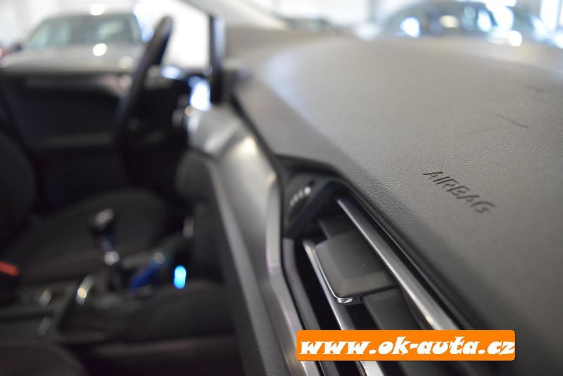 Ford Kuga 1.5 EBLUE TITANIUM 56 000 KM - fotka 31 z 57