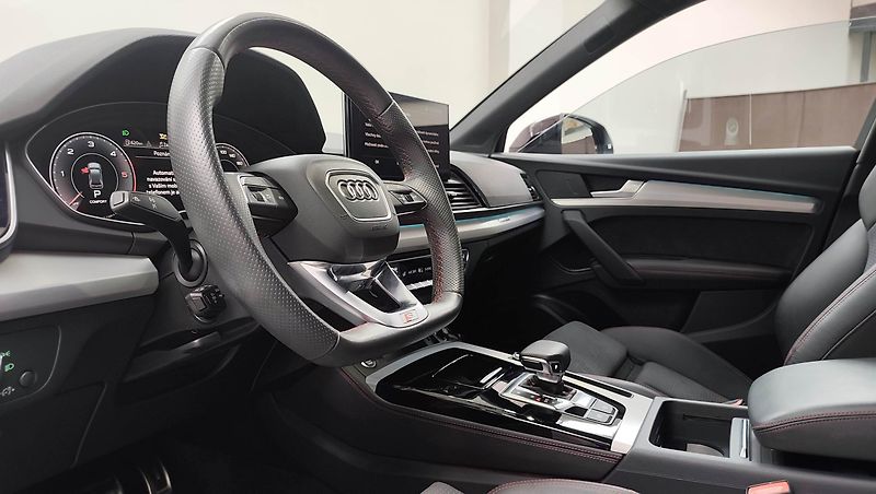Audi Q5 (2023) Sportback S-line, B&O, Quattro - fotka 54 z 95