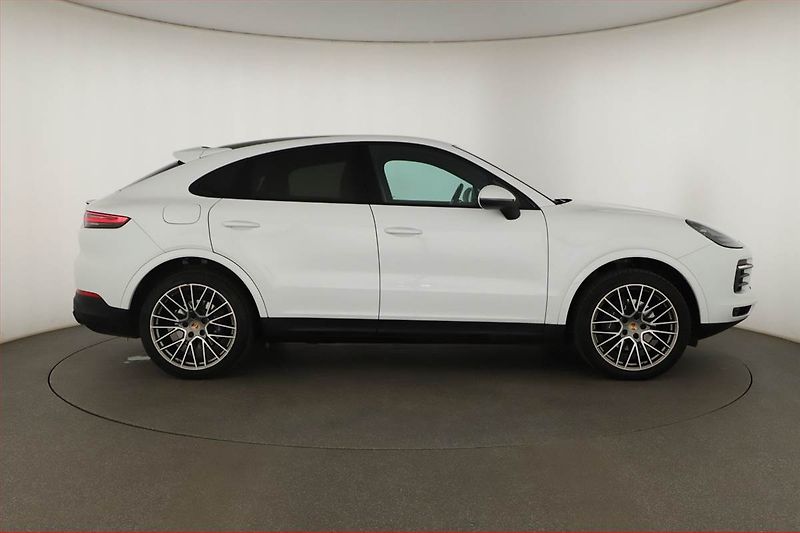 Porsche Cayenne (2022) V6 - fotka 6 z 18