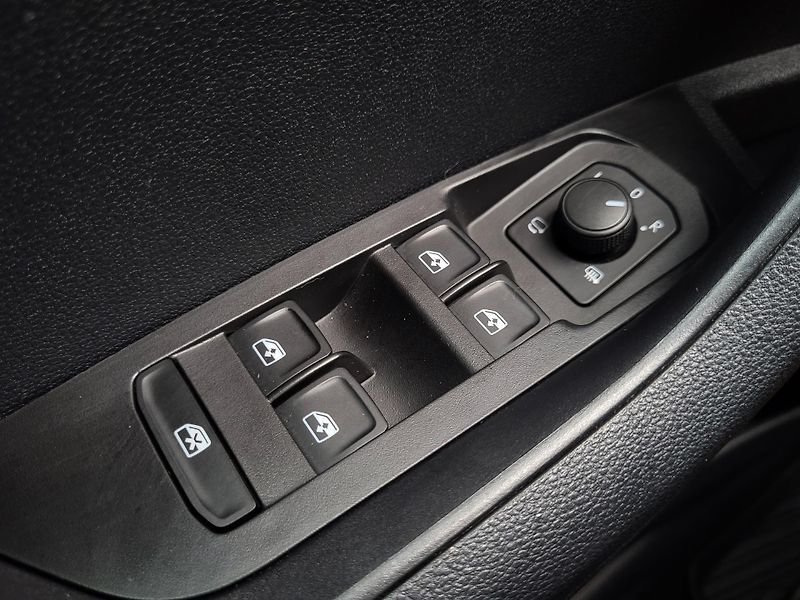 Škoda Karoq 1.5 TSI 110kW DSG SPORTLINE - fotka 21 z 48