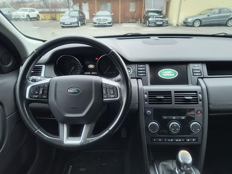 Land Rover Discovery Sport 2.0 TD4 4X4 NAVI/AC/KAMERA/ALU - fotka 24 z 43