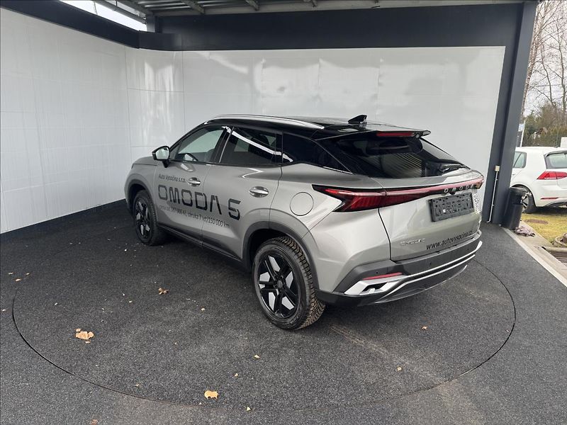 Omoda 5 (2026) 1,5 TGDi HEV PREMIUM - fotka 3 z 30