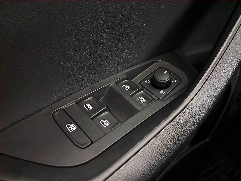 Škoda Karoq (2021) Style 1.5 TSI, Navi, Tempomat - fotka 17 z 18