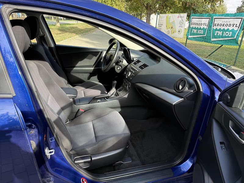 Mazda 3 1.6 High-Line - fotka 23 z 34