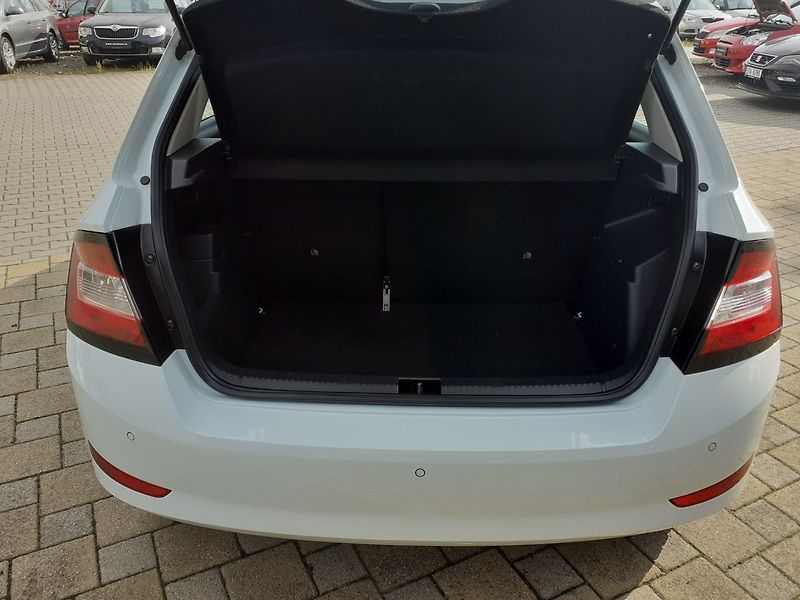 Škoda Fabia (2019) 1.0 MPI 55 Kw - fotka 17 z 33