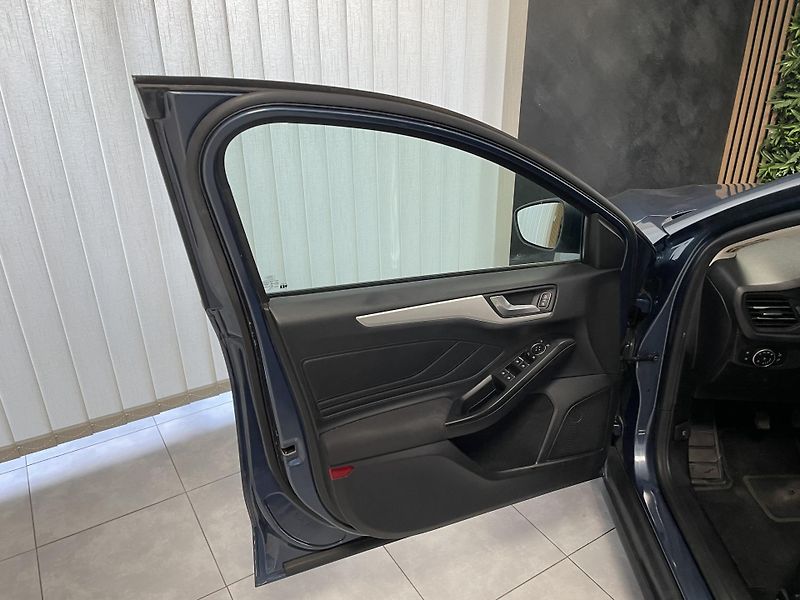 Ford Focus 1.5 TDCi NAVI DIGIAC  - fotka 19 z 24