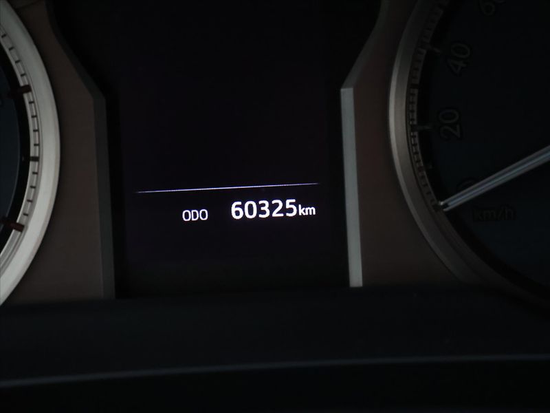 Toyota Land Cruiser 2,8 D-4D 150KW CZ 1.MAJ 4X4 - fotka 19 z 40
