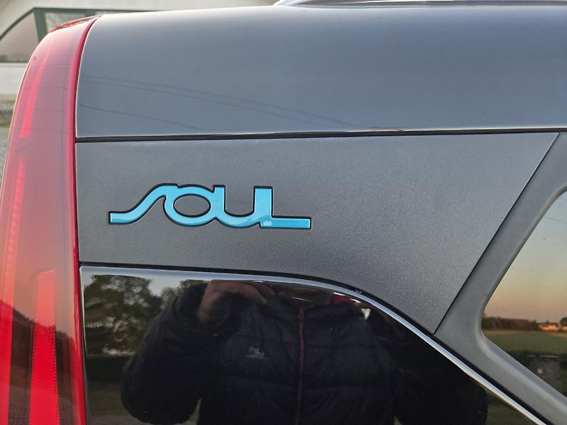 Kia e-Soul (2022) 64 kWh SoH 97,3%,Vision,DPH - fotka 36 z 41