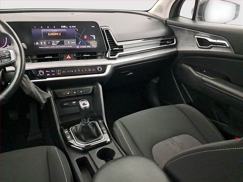 Kia Sportage (2022) 1.6 T-GDI - fotka 8 z 16