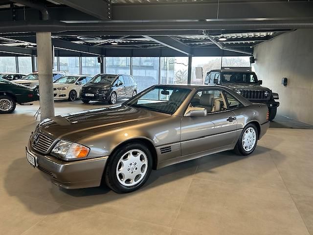 Mercedes-Benz SL (1990) 500 kabriolet - fotka 2 z 26