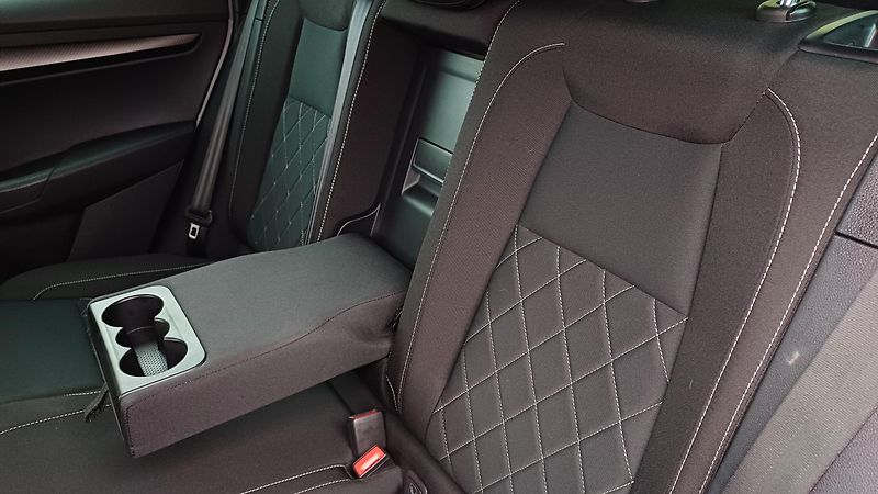 Škoda Karoq 2.0 TDI 110kW DSG 4x4 WEBASTO - fotka 21 z 50