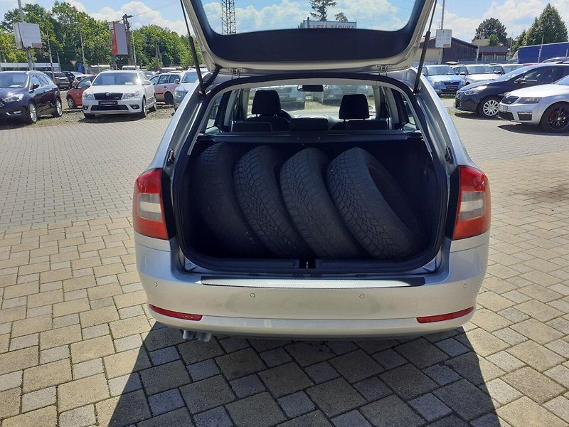 Škoda Octavia (2011) 1.4 TSi AMBIENTE - fotka 14 z 35
