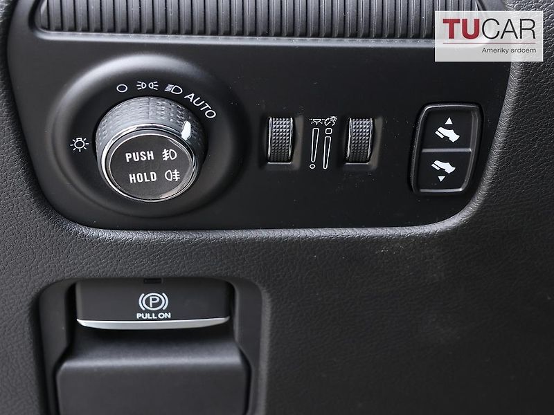 Jeep Grand Wagoneer (2022) 6.4 V8 SERIES III  - fotka 43 z 45