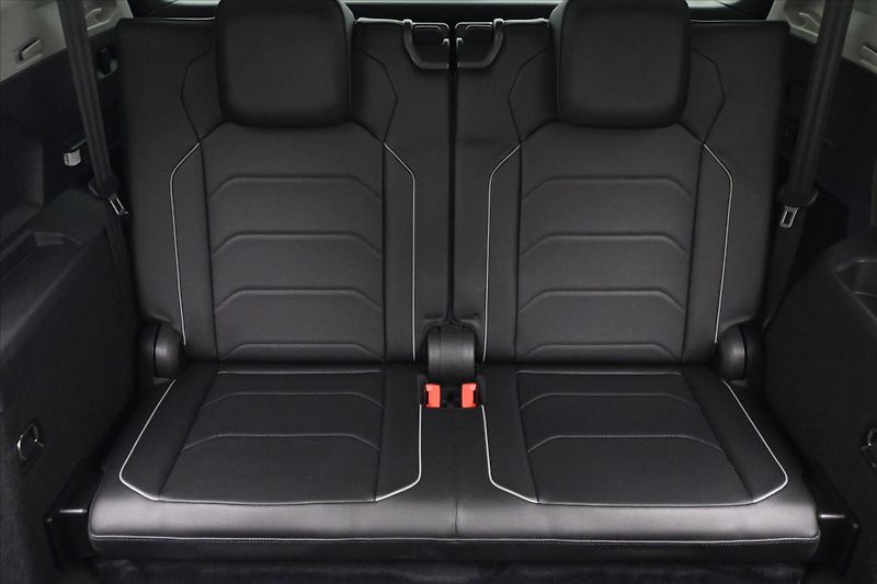 Volkswagen Tiguan Allspace 2,0 TDI 147 kW R-Line 4x4 7Mís - fotka 31 z 35