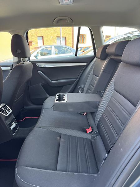 Škoda Octavia 1.6TDi 85kW  - fotka 17 z 18