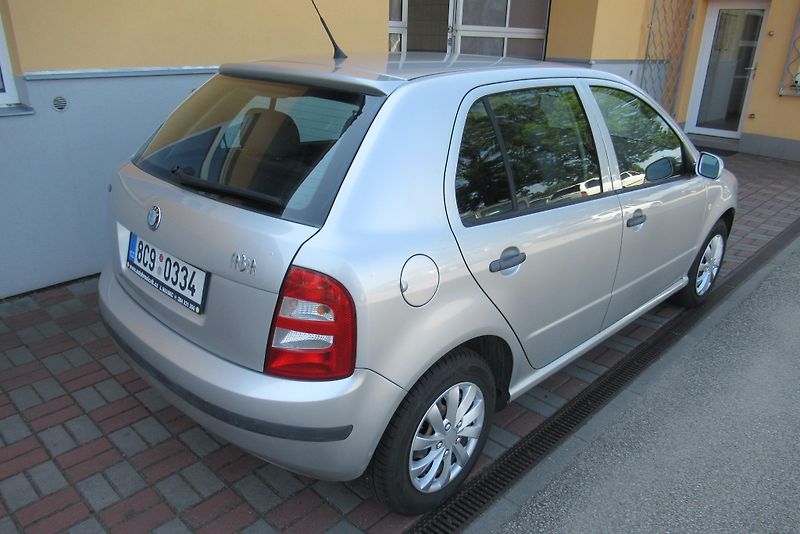 Škoda Fabia 1.9 SDi KLIMA TEMPOMAT - fotka 2 z 19