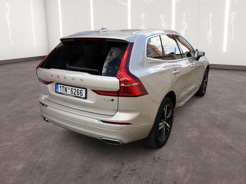 Volvo XC60 (2018) T5 AWD Inscription - fotka 4 z 26