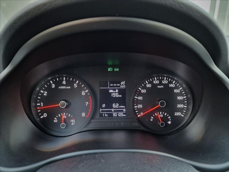 Kia Stonic 1.2 DPI 62kW Comfort,ČR,1.Maj - fotka 22 z 47