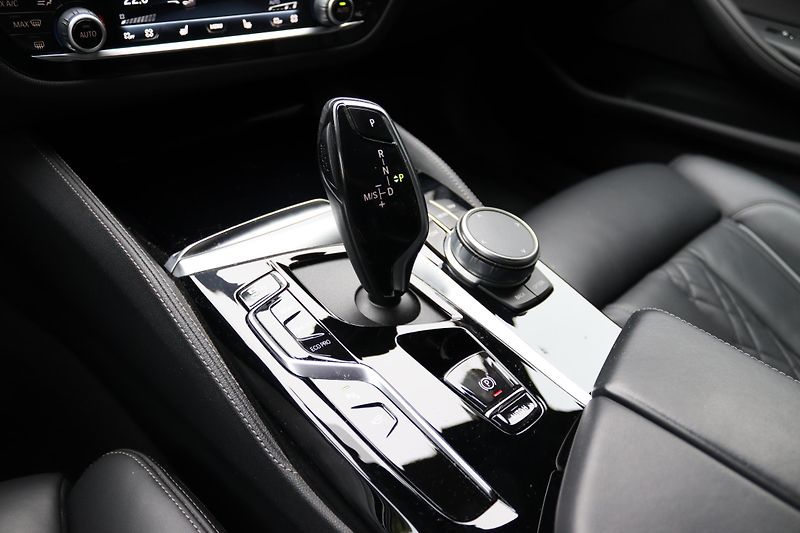 BMW Řada 5 540D XDRIVE G30 M-PAKET 250kW - fotka 34 z 50