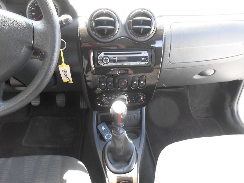 Dacia Duster 1.5DCi, KLIMA, Tažné!! - fotka 24 z 32
