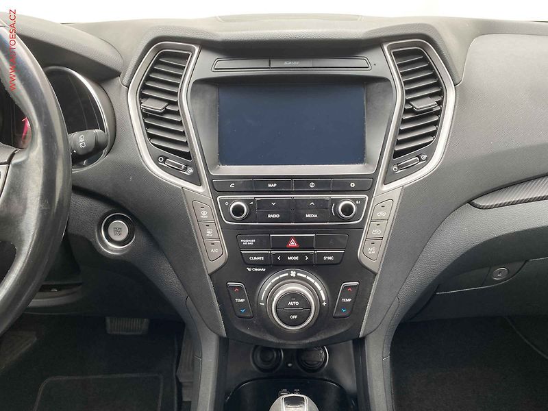 Hyundai Santa Fe (2016) 2.2 CRDi 4x4, Premium, AT - fotka 13 z 19