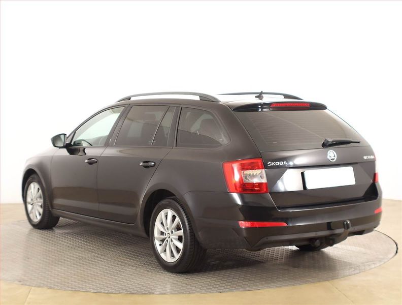Škoda Octavia (2015) 2.0 TDI, Navi, Tempomat - fotka 4 z 16