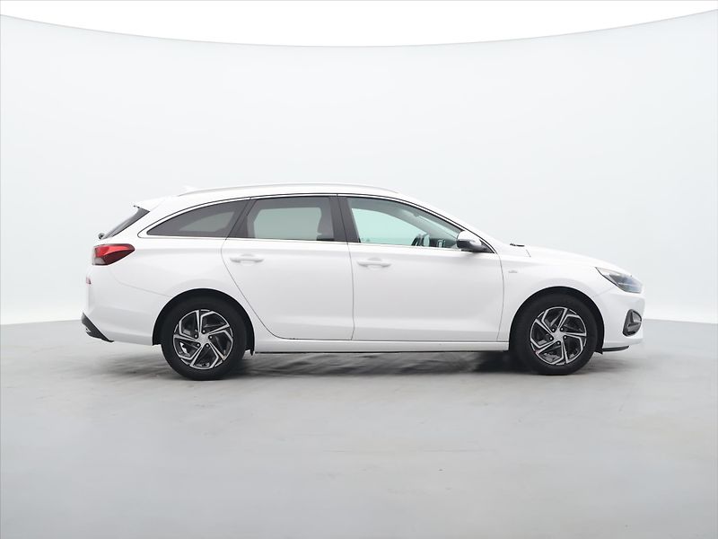 Hyundai i30 1,5 T-GDI 117kW Smart CZ DPH - fotka 8 z 26
