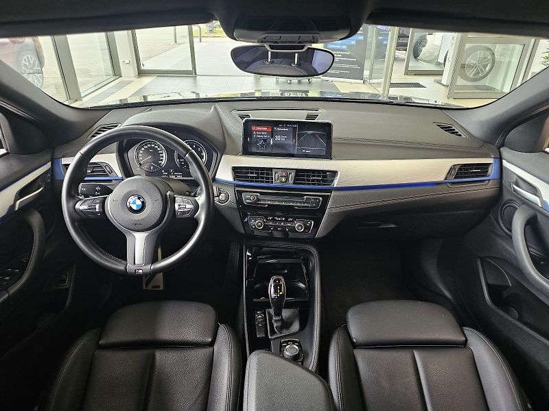 BMW X2 sDrive18i - fotka 15 z 24