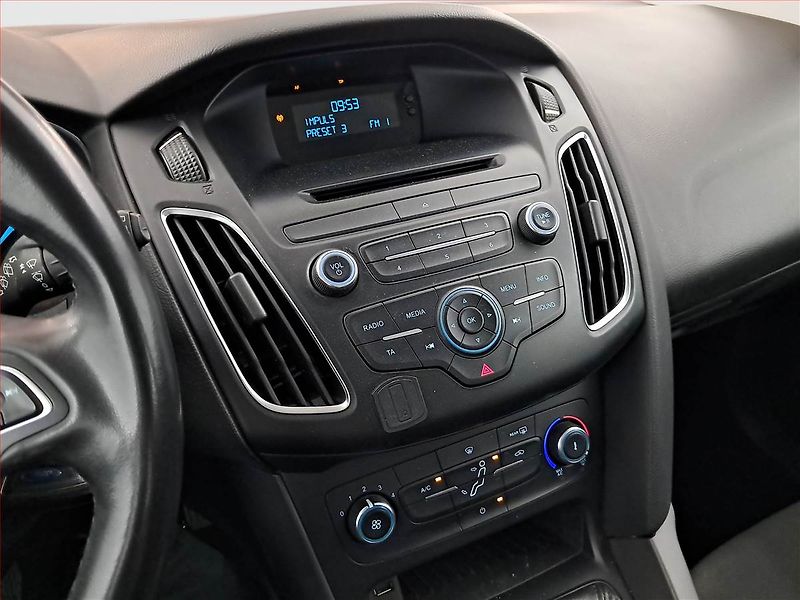 Ford Focus (2015) 1.0 EcoBoost, Serv.kniha - fotka 12 z 15