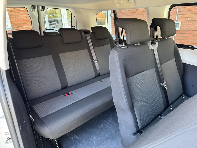Toyota ProAce Verso 2,0D 140 L2 9MÍST ČR  - fotka 18 z 20