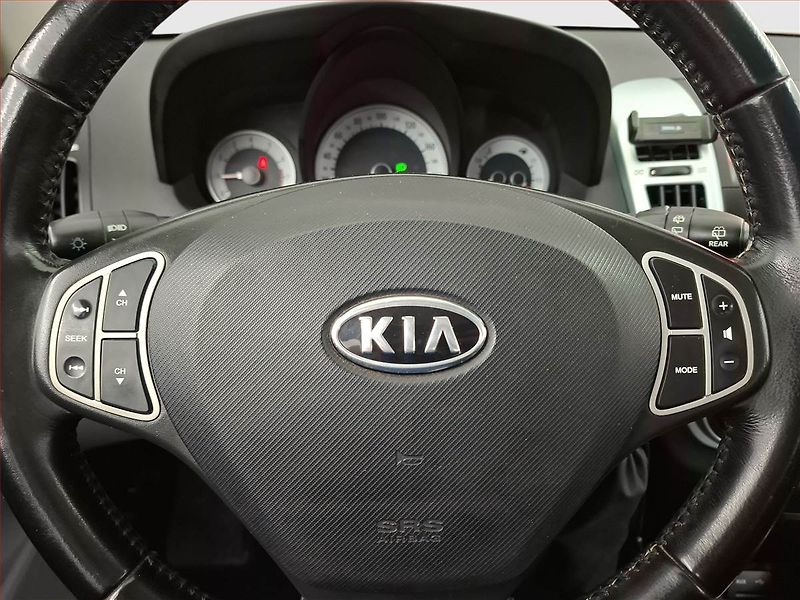 Kia Ceed (2009) 1.4 CVVT, ČR,1.maj - fotka 13 z 16