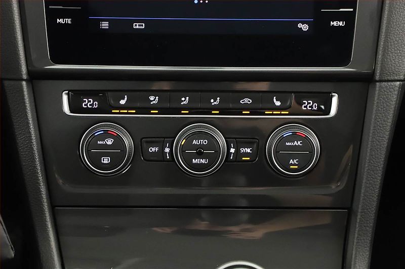 Volkswagen Golf (2017) 1.0 TSI, Tempomat - fotka 11 z 18