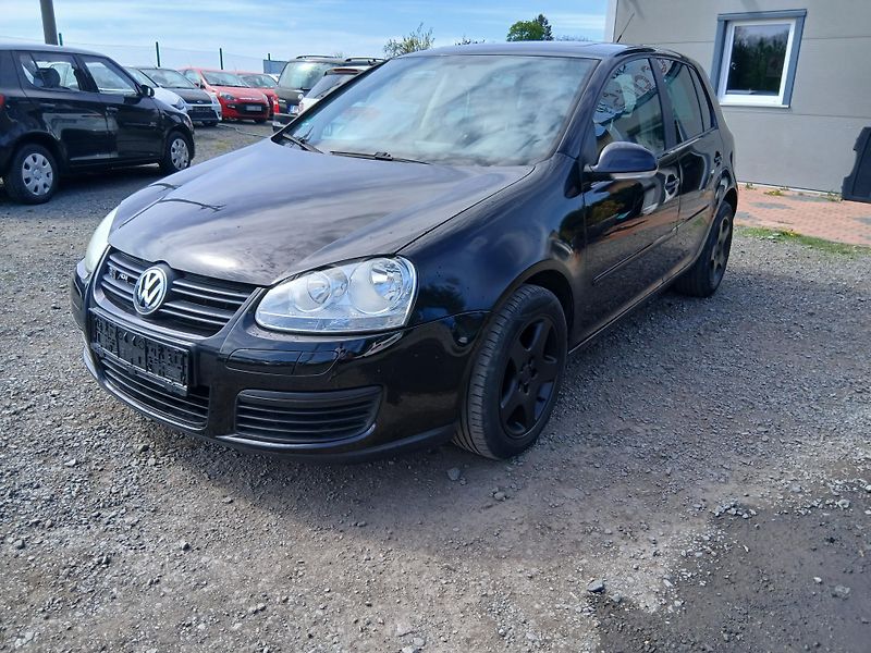 Volkswagen Golf 1.6i, GT Look, automat - fotka 2 z 31