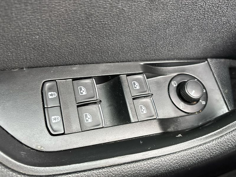 Škoda Superb STYLE DSG - fotka 21 z 25